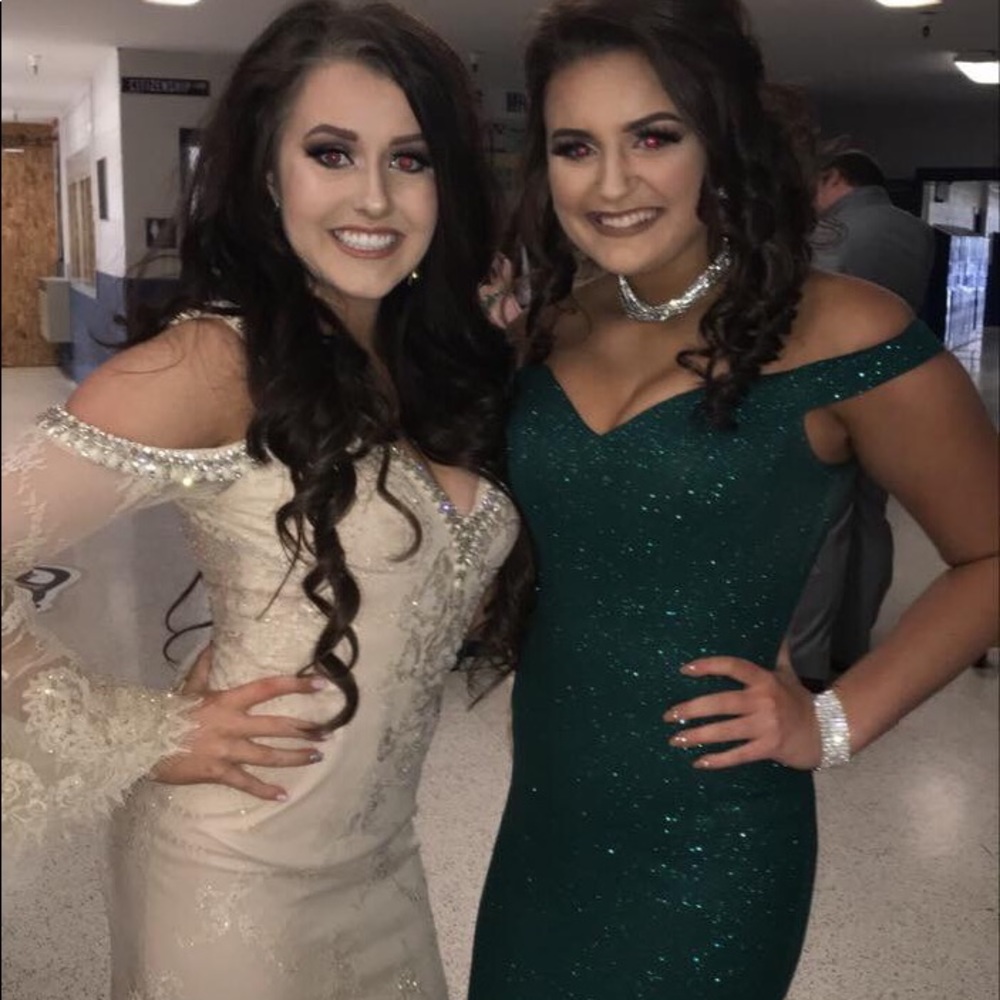 ‼️ PROM DRESS‼️ - Picture 4 of 5